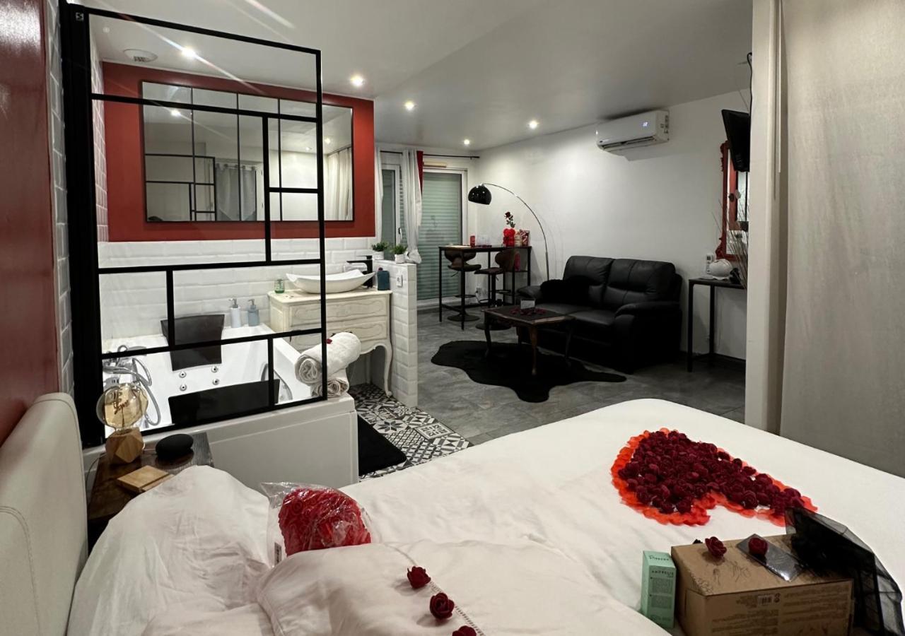 Amour Azur Appartement Pour 2 Avec Jacuzzi Et Terrasse A 2 Minutes De La Mer Валлорис Экстерьер фото